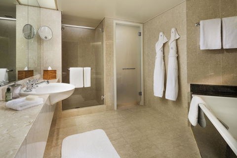Four Seasons Hotel Sydney - Tourism Townsville 42
