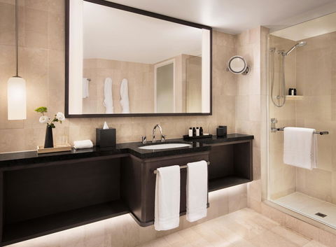 Four Seasons Hotel Sydney - Tourism Townsville 17