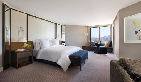 Four Seasons Hotel Sydney - Tourism Townsville 7