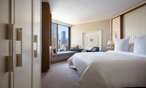 Four Seasons Hotel Sydney - Tourism Townsville 9