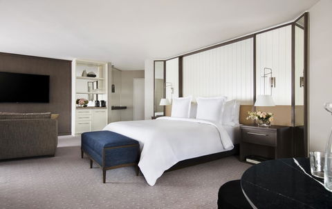 Four Seasons Hotel Sydney - Tourism Townsville 2