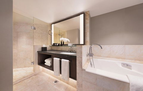 Four Seasons Hotel Sydney - Tourism Townsville 8