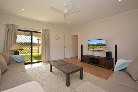JE Guesthouse, Central To All The Hunter Valley Has To Offer - Tourism Townsville 4