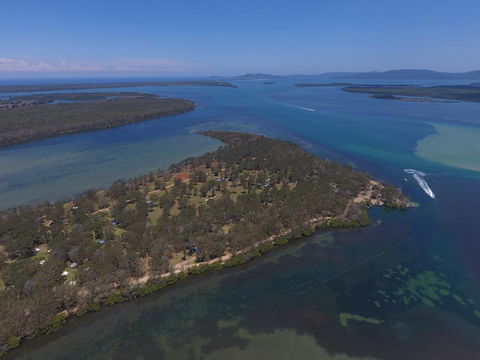 Lani\'s Holiday Island - Tourism Townsville 0