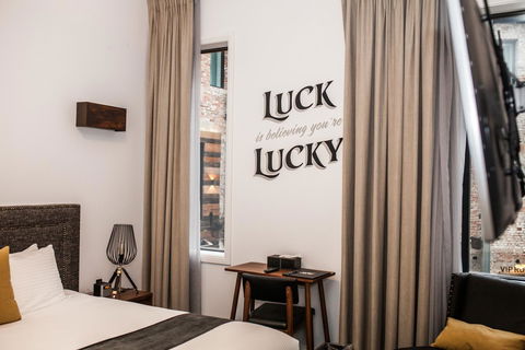 The Lucky Hotel - Tourism Townsville 1