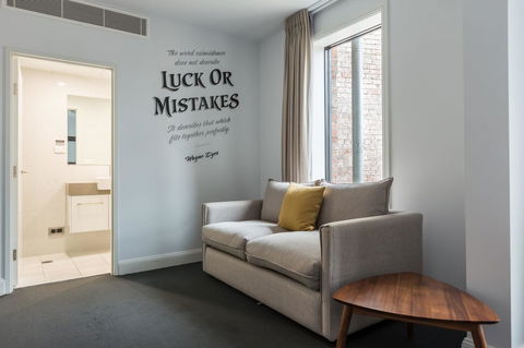 The Lucky Hotel - Tourism Townsville 23