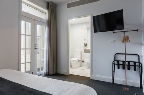 The Lucky Hotel - Tourism Townsville 26