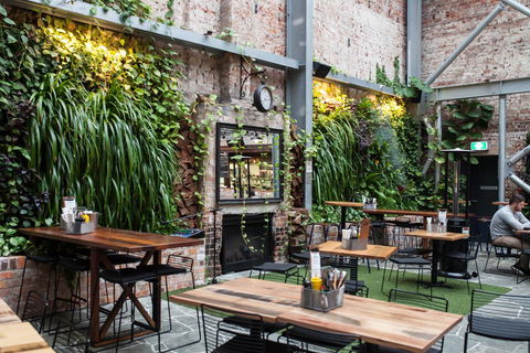 The Lucky Hotel - Tourism Townsville 12