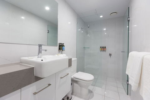The Lucky Hotel - Tourism Townsville 5