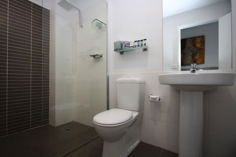 Honeysuckle Executive Apartments - Tourism Townsville 22