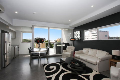 Honeysuckle Executive Apartments - Tourism Townsville 33