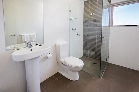 Honeysuckle Executive Apartments - Tourism Townsville 26