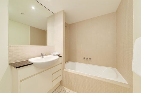 Wyndel Apartments - Apex North Sydney - Tourism Townsville 9