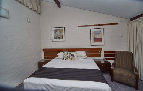 The Apple Inn - Tourism Townsville 5