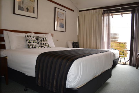 The Apple Inn - Tourism Townsville 10