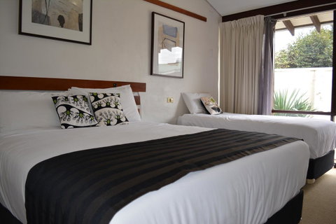 The Apple Inn - Tourism Townsville 21
