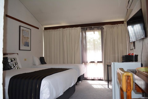 The Apple Inn - Tourism Townsville 34