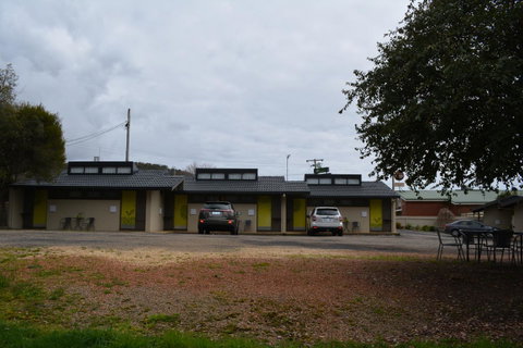 The Apple Inn - Tourism Townsville 36