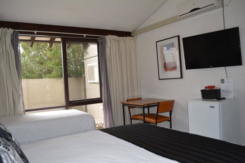 The Apple Inn - Tourism Townsville 33