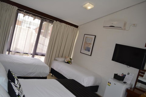 The Apple Inn - Tourism Townsville 18