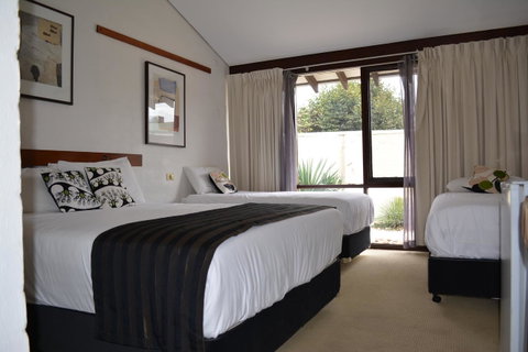 The Apple Inn - Tourism Townsville 13
