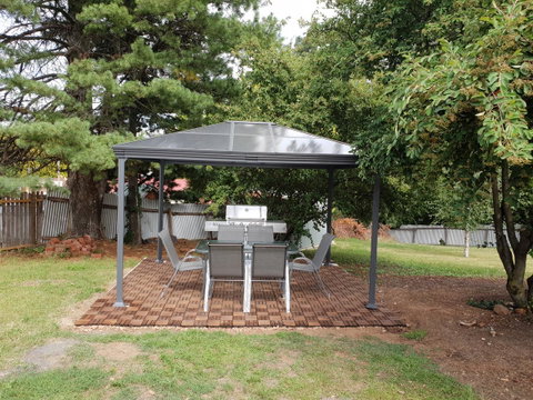 The Apple Inn - Tourism Townsville 3