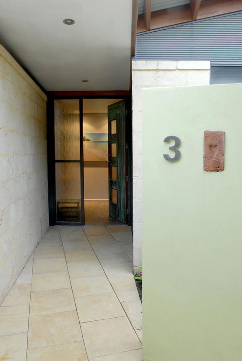 By The Beach B&B Self Contained Apartments - Tourism Townsville 26