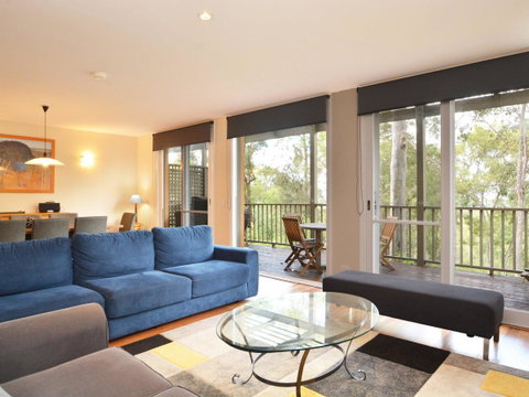 Villa De Saran Located Within Cypress Lakes - Tourism Townsville 0