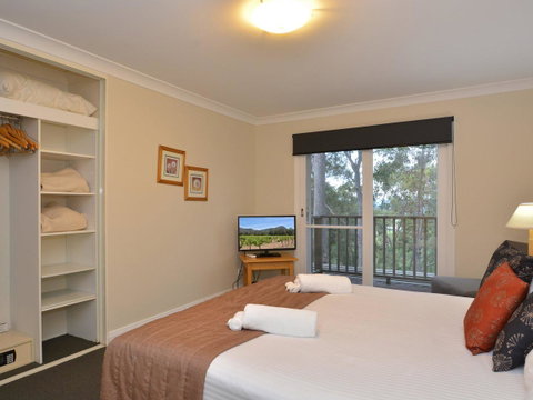 Villa De Saran Located Within Cypress Lakes - Tourism Townsville 1