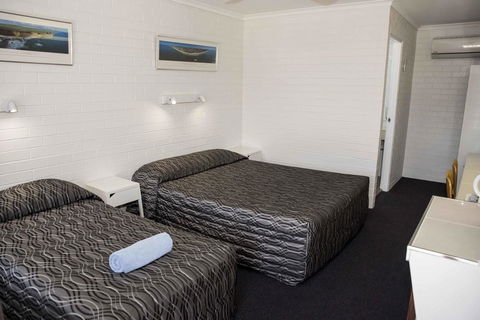 Coastal Bay Motel - Tourism Townsville 31