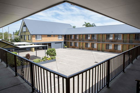 Coastal Bay Motel - Tourism Townsville 36