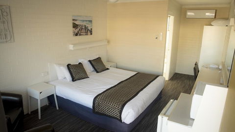 Coastal Bay Motel - Tourism Townsville 42