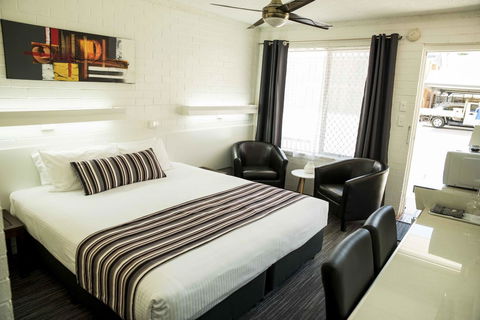 Coastal Bay Motel - Tourism Townsville 27