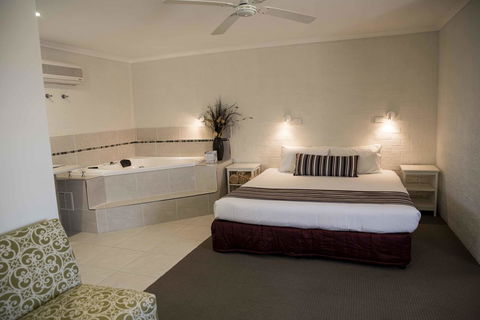 Coastal Bay Motel - Tourism Townsville 26