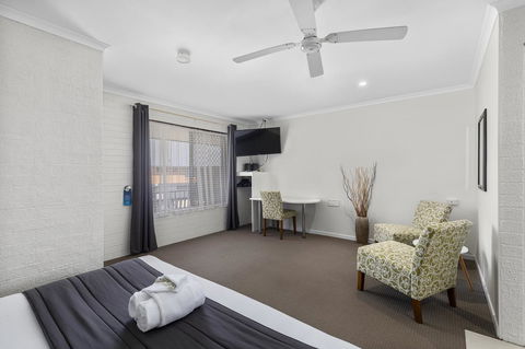 Coastal Bay Motel - Tourism Townsville 12