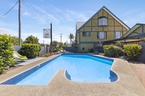 Coastal Bay Motel - Tourism Townsville 1