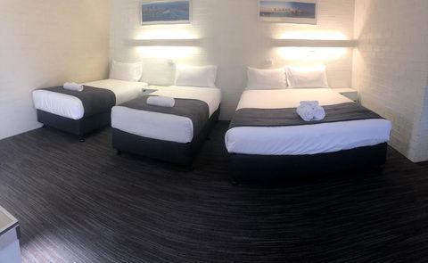 Coastal Bay Motel - Tourism Townsville 18