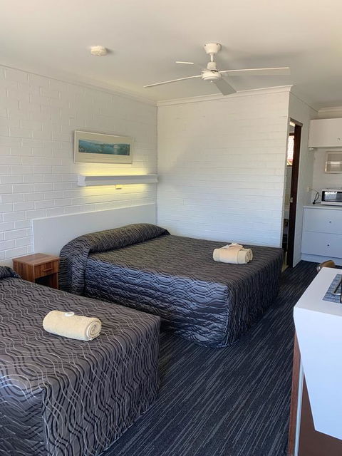 Coastal Bay Motel - Tourism Townsville 33