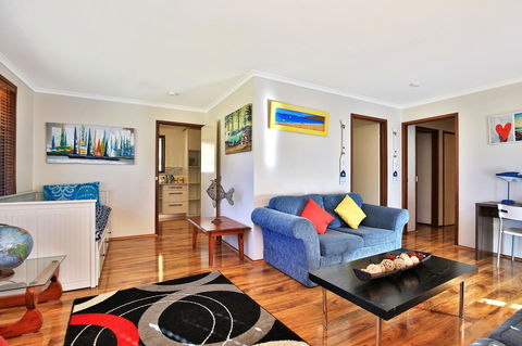 Sandy Toes Beach House Jervis Bay - 2min To Beach - Tourism Townsville 5