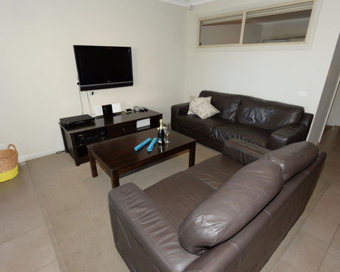 Yarrawonga Waterfront Apartments - Tourism Townsville 4