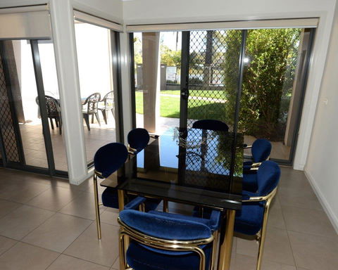 Yarrawonga Waterfront Apartments - Tourism Townsville 8