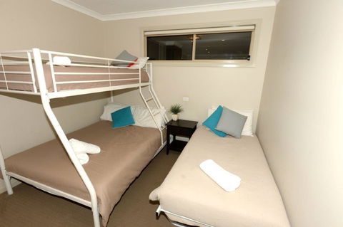 Yarrawonga Waterfront Apartments - Tourism Townsville 9