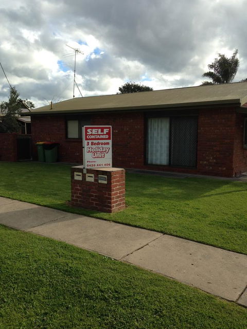 7 Melbourne Street - Tourism Townsville 0