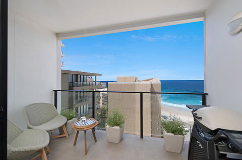 Arena Luxury Beachfront Apartment - Tourism Townsville 14
