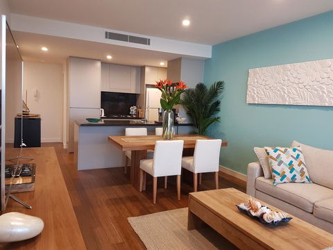 Arena Luxury Beachfront Apartment - Tourism Townsville 39