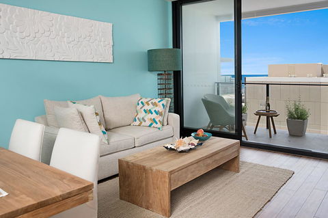 Arena Luxury Beachfront Apartment - Tourism Townsville 44