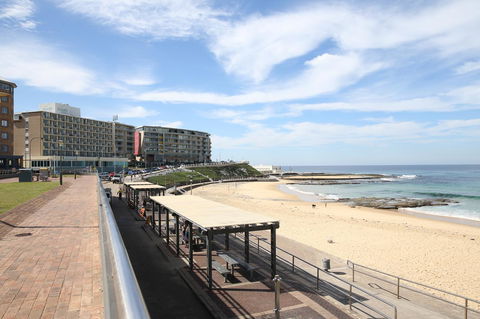 Arena Luxury Beachfront Apartment - Tourism Townsville 32