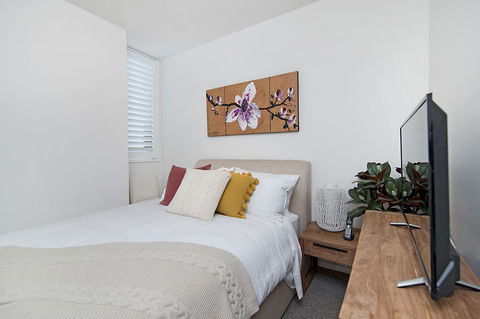 Arena Luxury Beachfront Apartment - Tourism Townsville 24