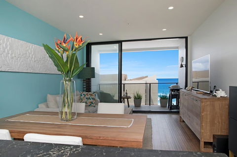 Arena Luxury Beachfront Apartment - Tourism Townsville 23