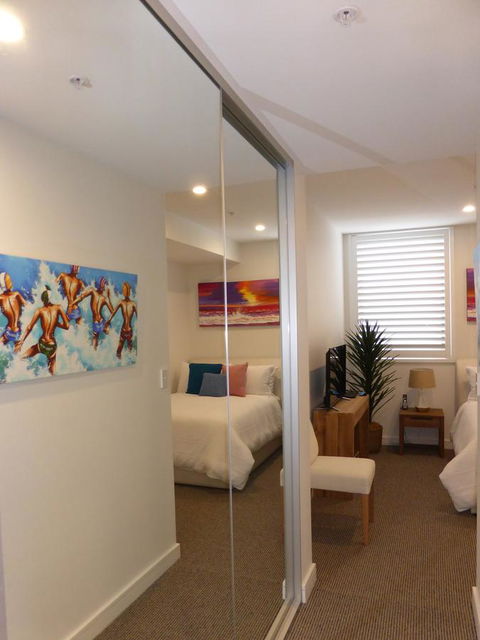 Arena Luxury Beachfront Apartment - Tourism Townsville 28